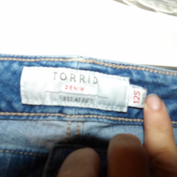 Torrid Mid Rise Slim Boot Cut Jeans Sz 12S - Picture 4 of 6